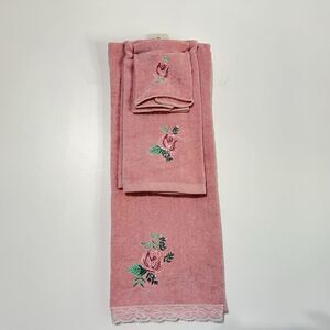 Vintage R.A. Briggs Pink Rose Towel Set Embroidered 3 Piece New Floral Towels